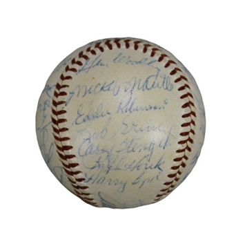 1954 Yankees Team-Signed Baseball (33 Signatures including Mantle , Berra and Dickey ) 